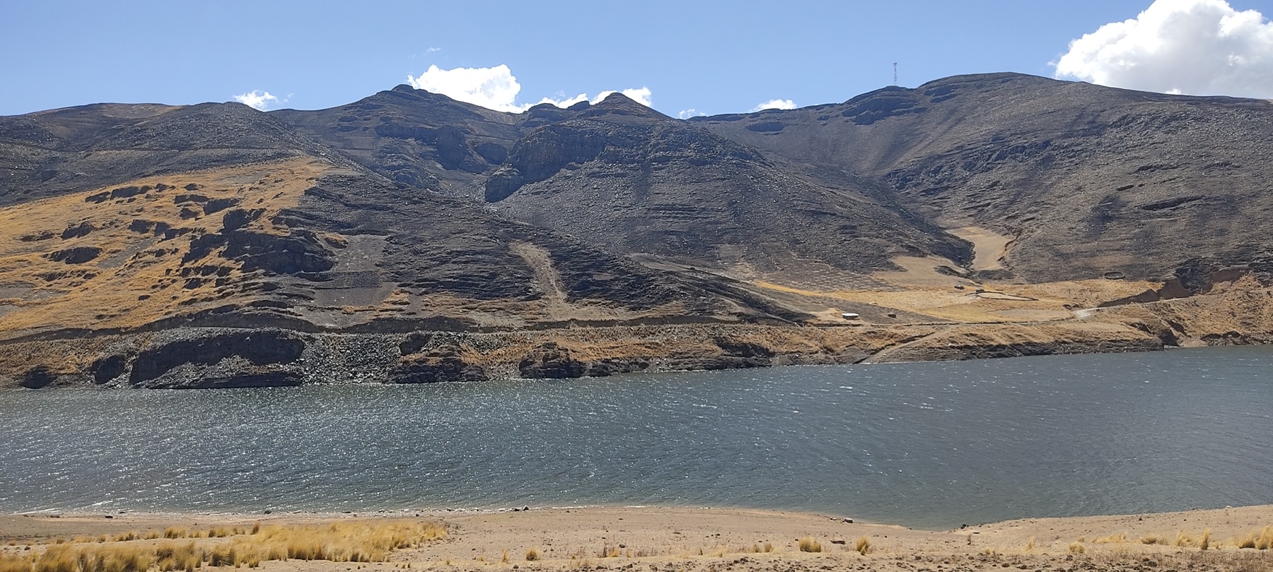 Represa de Misicuni en Cochabamba